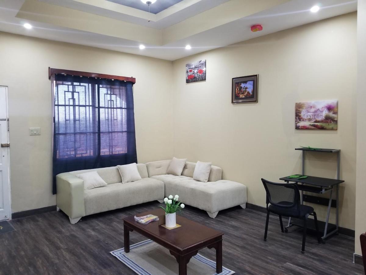 בליז סיטי Royal View Apartment Plus מראה חיצוני תמונה
