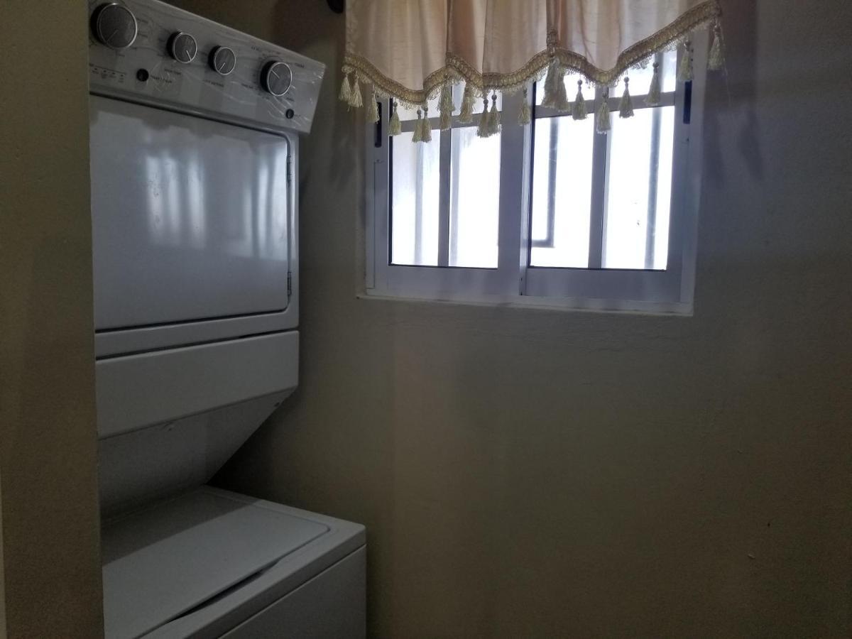 בליז סיטי Royal View Apartment Plus מראה חיצוני תמונה