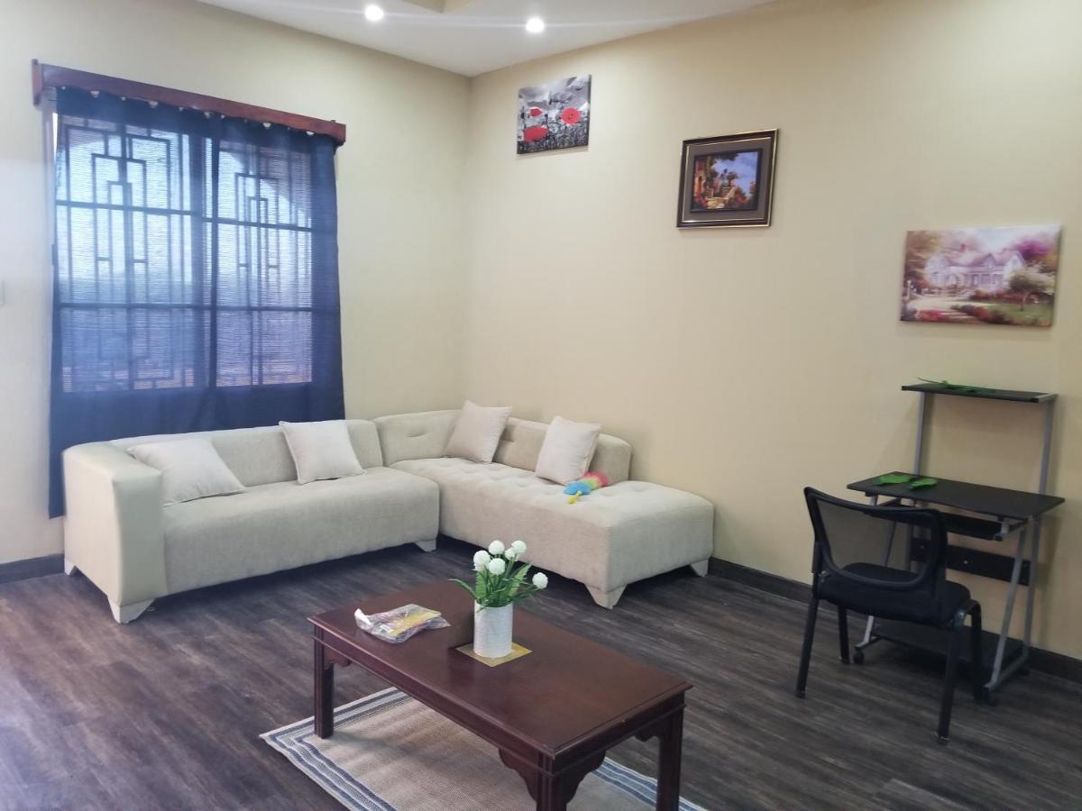 בליז סיטי Royal View Apartment Plus מראה חיצוני תמונה