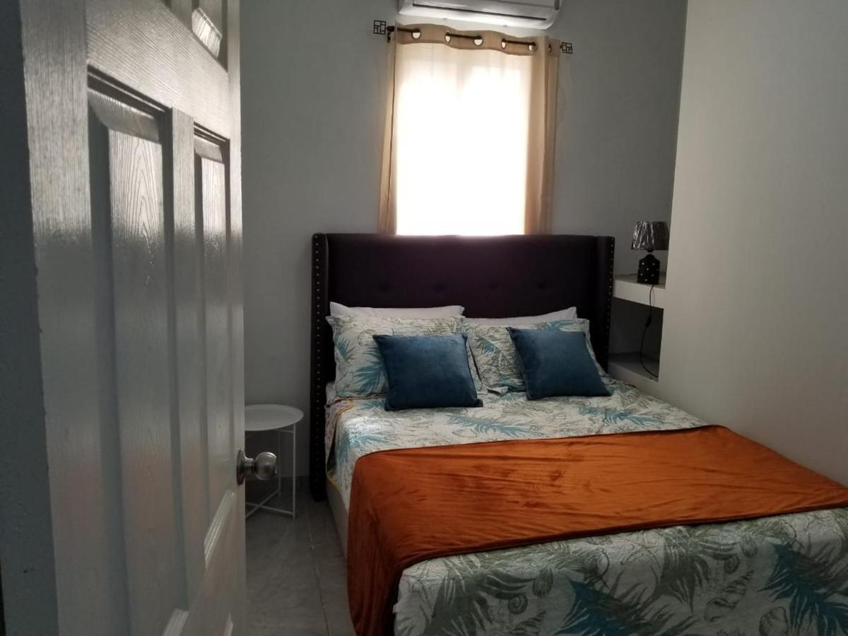 בליז סיטי Royal View Apartment Plus מראה חיצוני תמונה